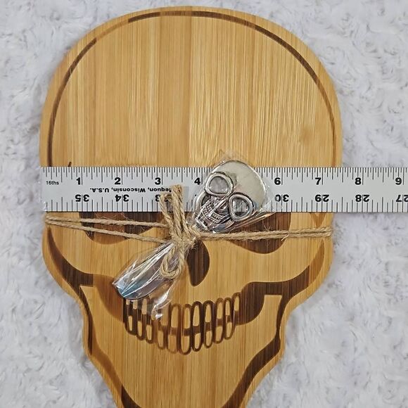 Halloween Skull Serving Charcuterie Cheese Board W/ Knife - Picture 3 of 5